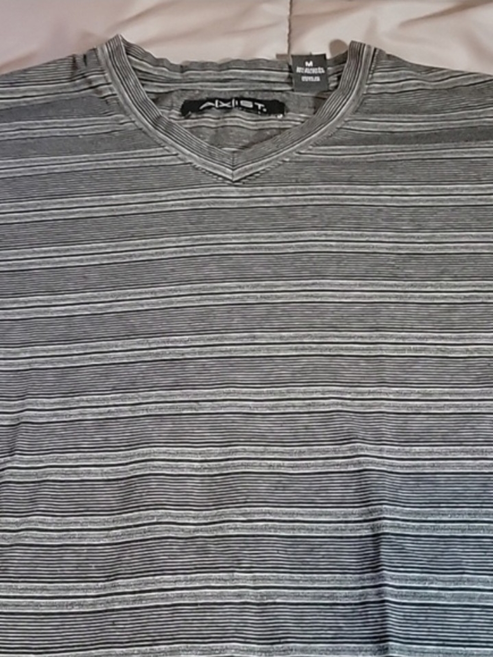 A|X|IST Striped V-Neck T-Shirt Short Sleeve Gray Black Medium